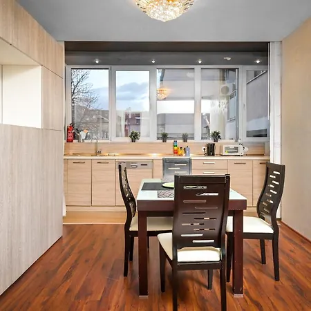 Glitter ~2-bdr Flat By National Palace Of Culture Apartment